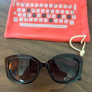 Fossil Sunglasses w/ case. Tortoise shell and gold.